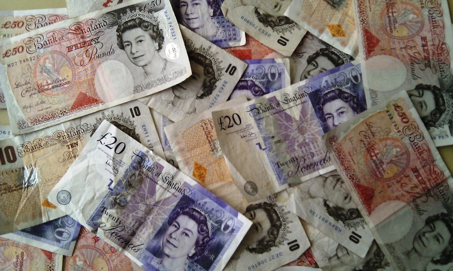 Don't expect a pile of ten, twenty, and fifty-pound notes from gambling site bonuses