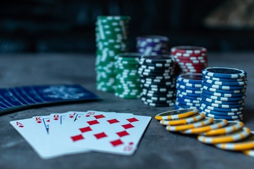 A royal flush of diamonds could earn you lots of chips at the top casino sites